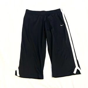 Nike Dri Fit Mid Rise Straight Leg Black White Capri Athletic Crop Pants Medium